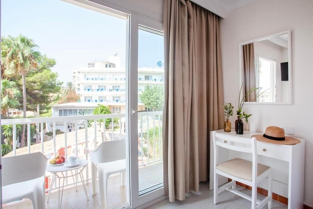 Фотографія Hostal Residencia Sutimar 3*