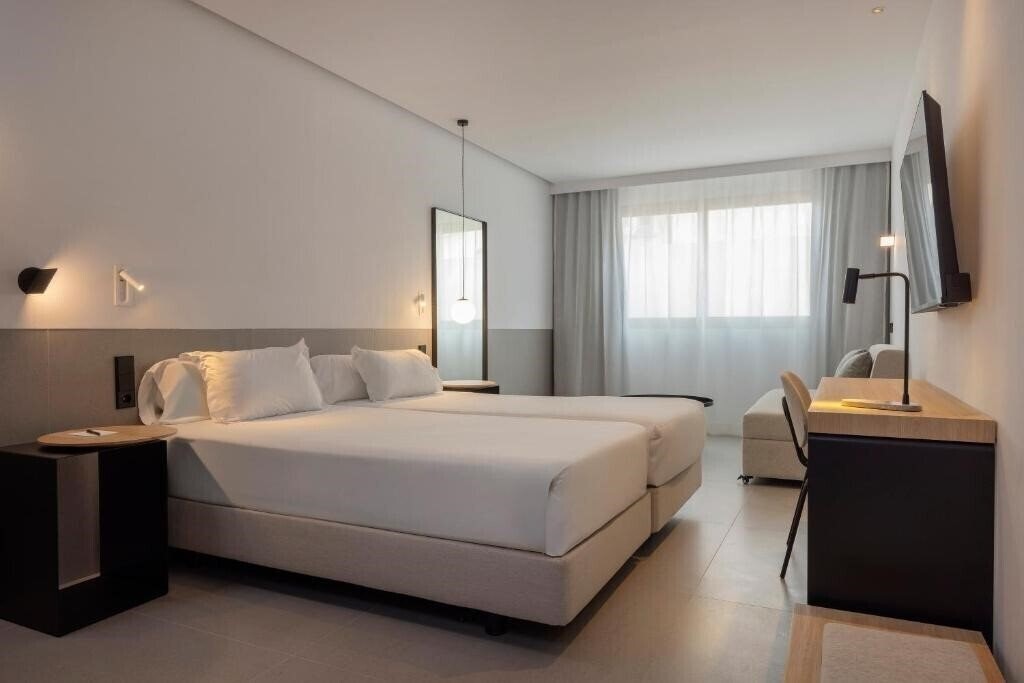 Територія Hotel HM Jaime III 4*