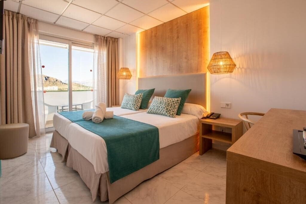 Вид Bahia De Alcudia 4*