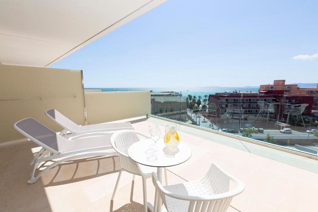 Территория Hipotels Gran Playa De Palma 4*