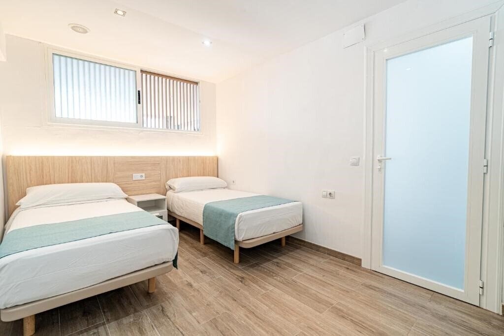 Территория Apartamentos Econotel Kensington 1*
