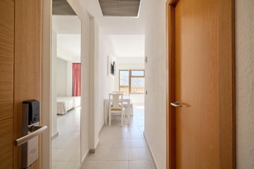 Территория Isla Del Sol 2*