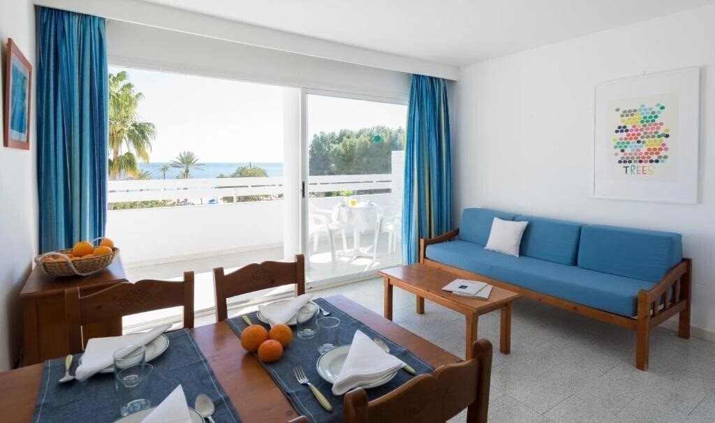 Апартаменты Magaluf Strip Apartments 2 Keys 2*