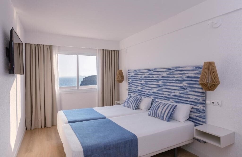 Апартаменти Blau Punta Reina Resort (Hotel) 4*