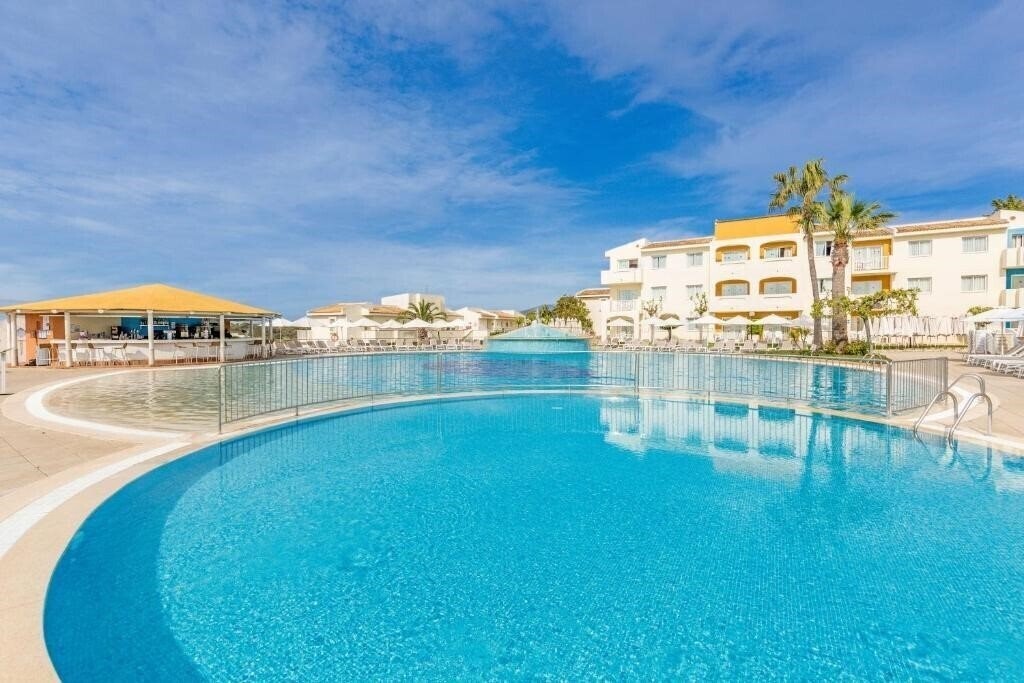 Апартаменты Blau Punta Reina 4*