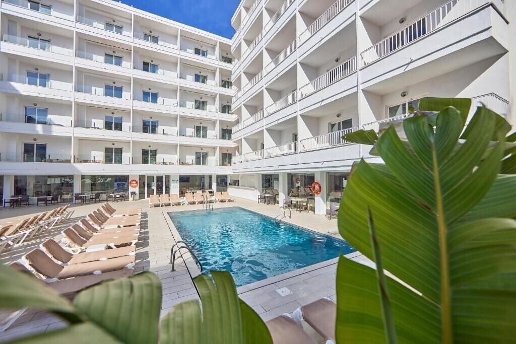 Панорама Calma 3*