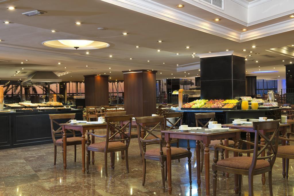 Вид Melia Palas Atenea 4*