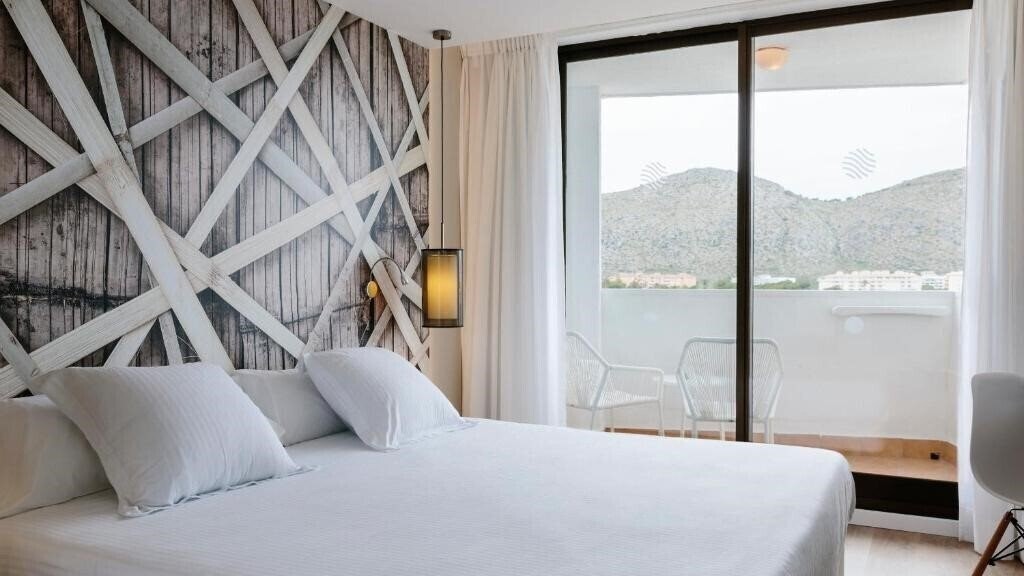 Готель Aluasoul Alcudia 4*