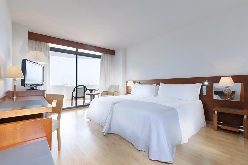 Фото Tryp Bellver 4*