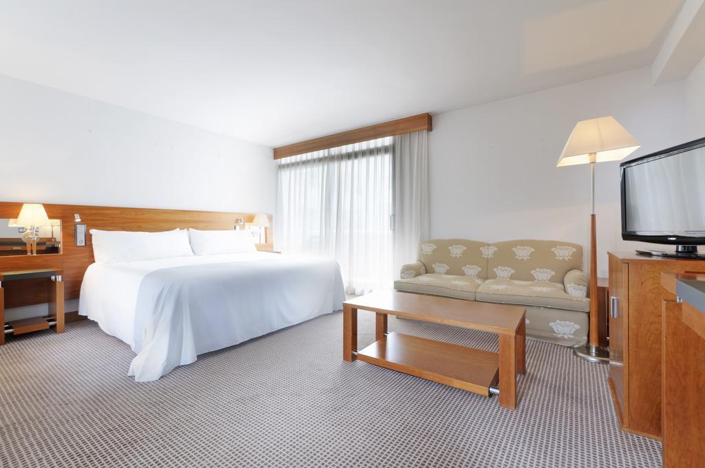 Изображение Tryp Bellver 4*