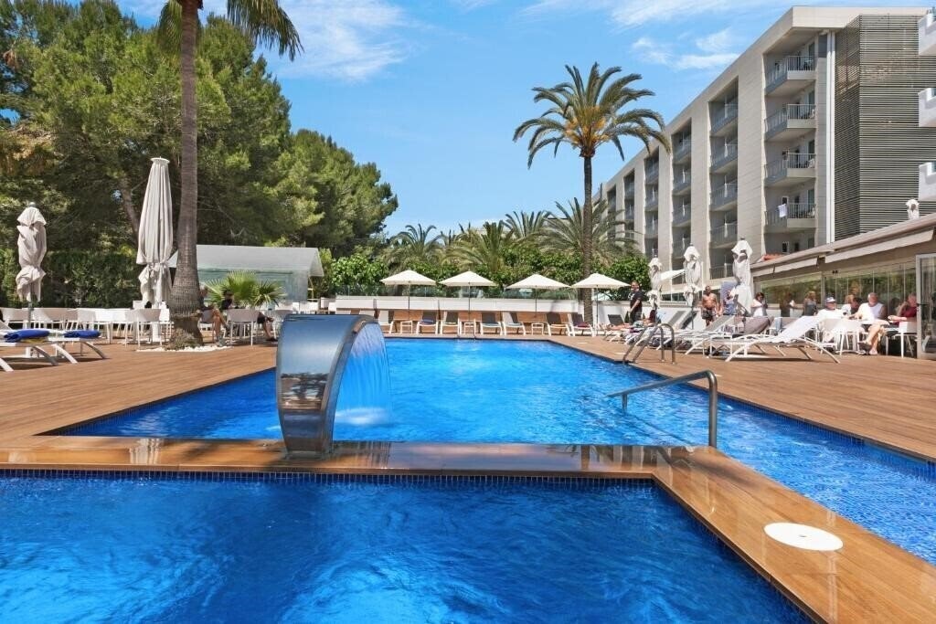 Апартаменти Metropolitan Playa 3*