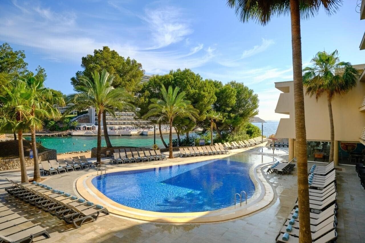 Територія Occidental Cala Vinas Hotel 4*