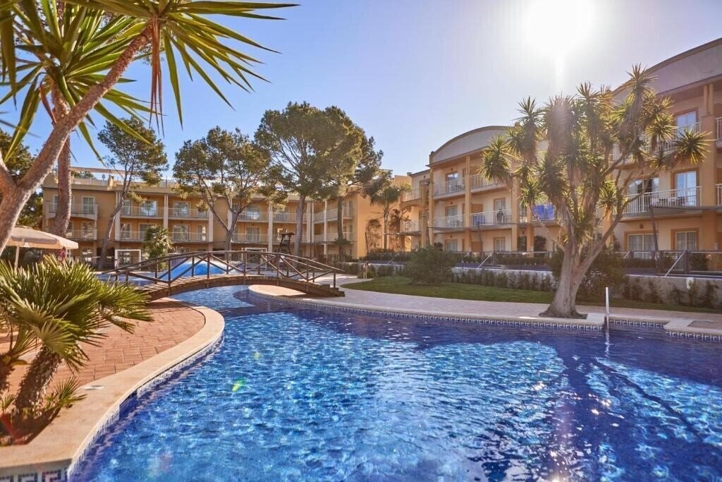 Территория Zafiro Mallorca 4*