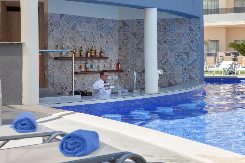 Территория Zafiro Palmanova & SPA 4*