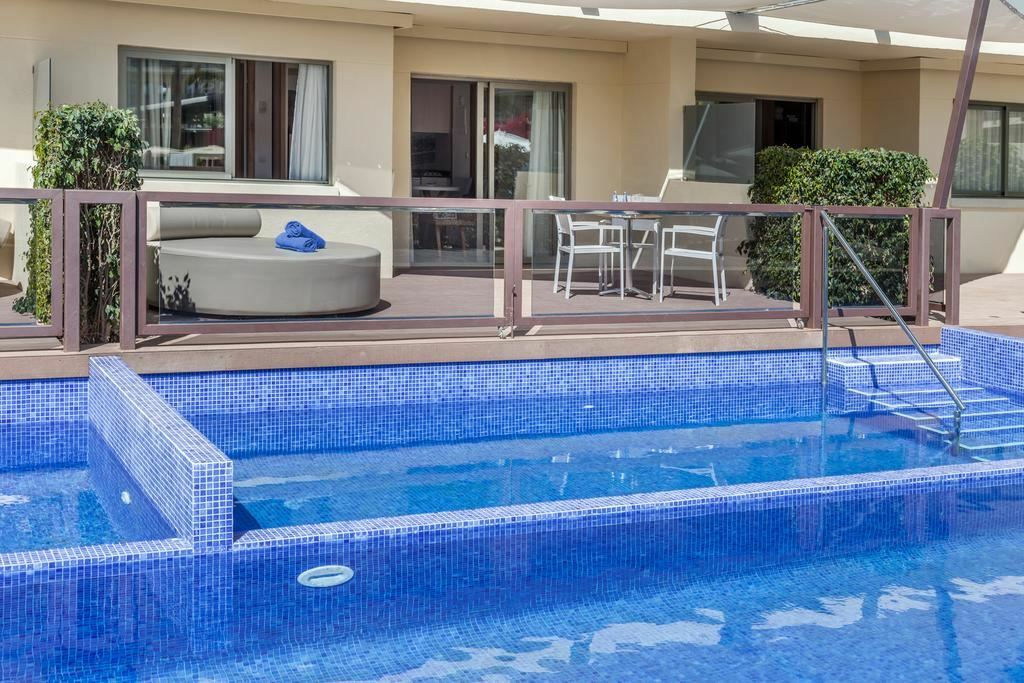 Апартаменты Zafiro Palmanova & SPA 4*