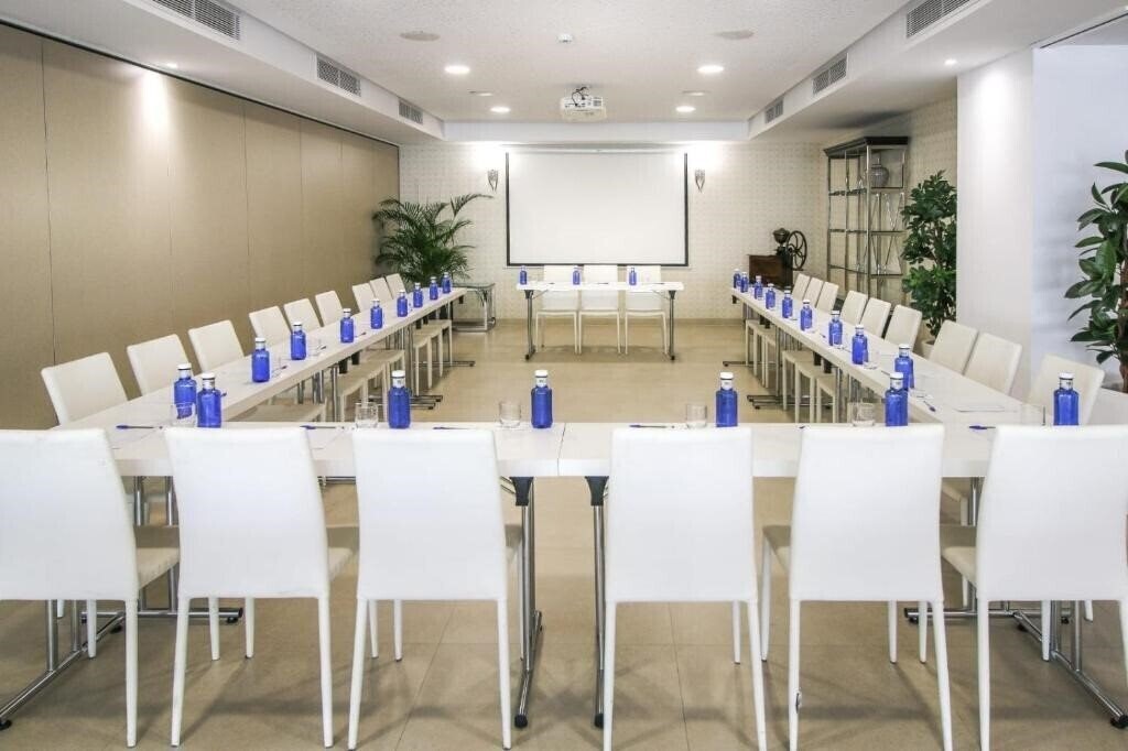 Территория Tomir Portals Suites 3*