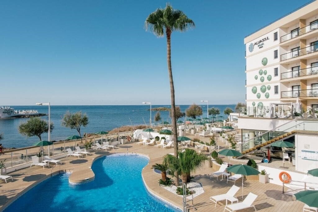 Отель Aluasoul Palma 4*