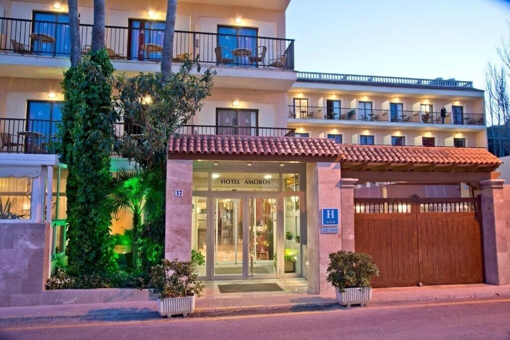 Панорама Amoros Hotel 3*