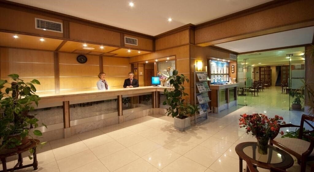 Вид Amoros Hotel 3*