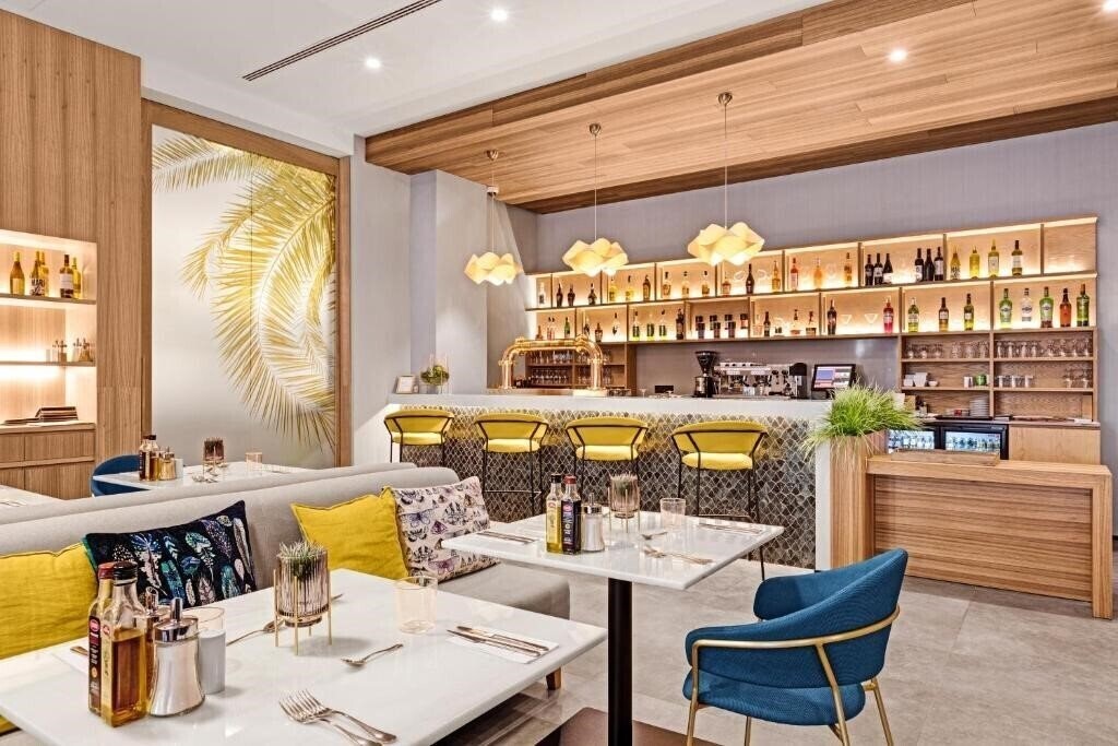 Отель Naisa Hotel 4*