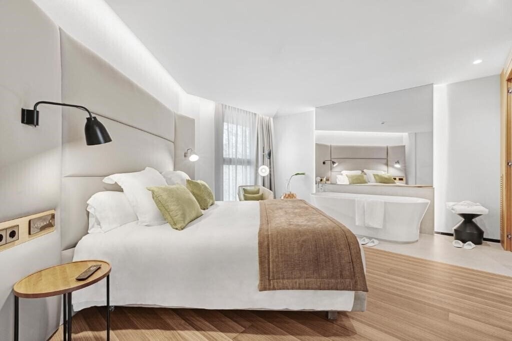 Апартаменты Naisa Hotel 4*