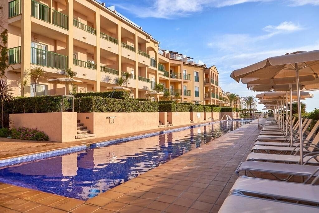 Панорама Zafiro Cala Mesquida 4*