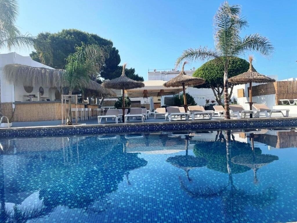 Территория Hotel Chevy 3*