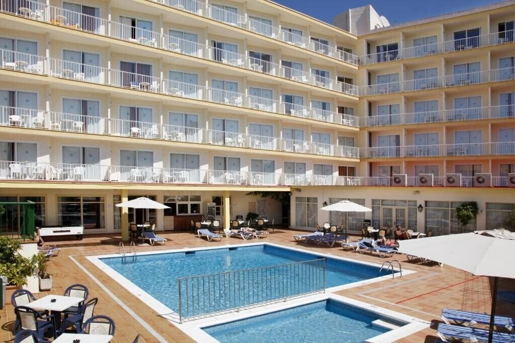 Территория Hotel Linda 3*