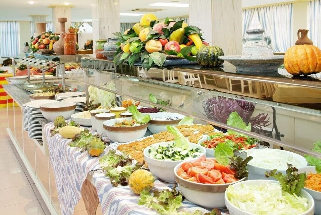 Панорама Hotel Linda 3*