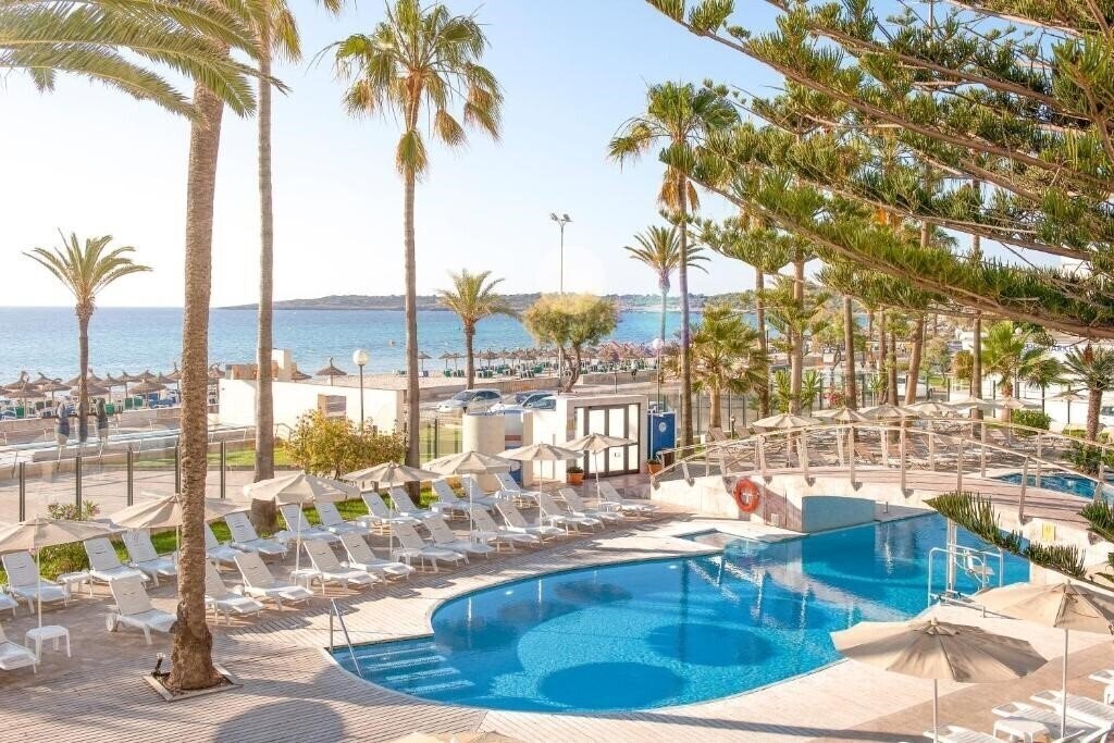 Отель Cm Playa Del Moro 4*