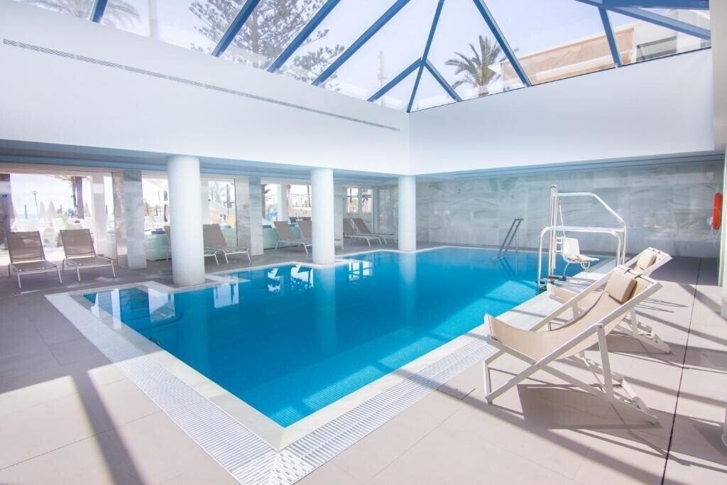 Вид Cm Playa Del Moro 4*