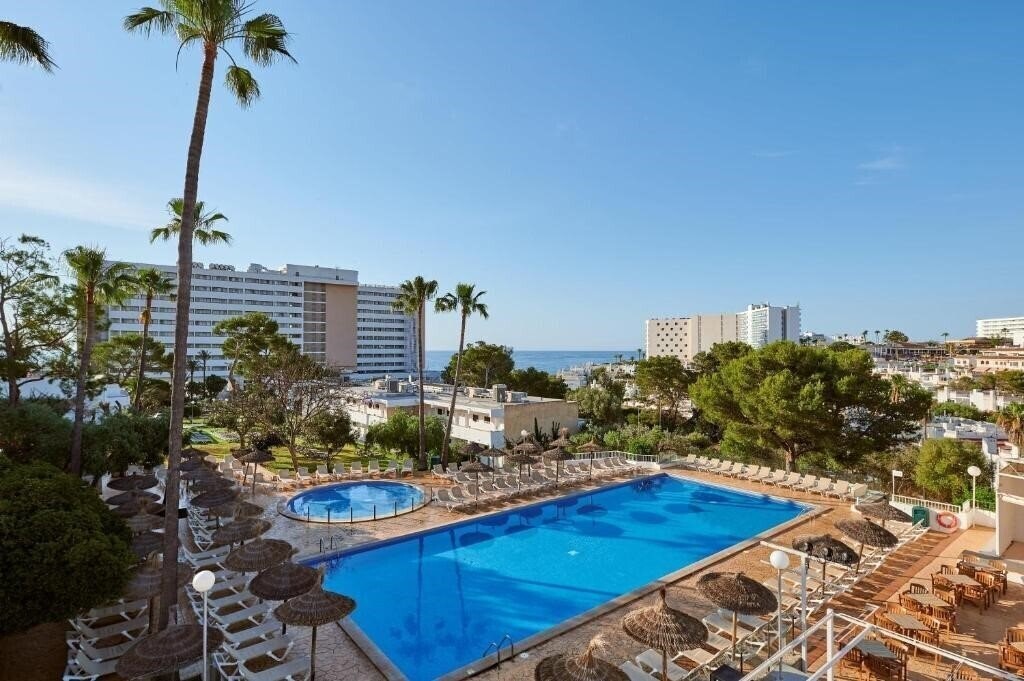 Отель Aluasun Cala Antena 3*
