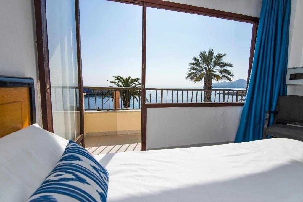 Территория Port Corona 2*