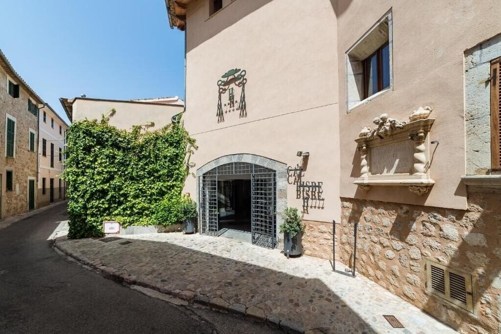 Територія Ca L Bisbe 4*