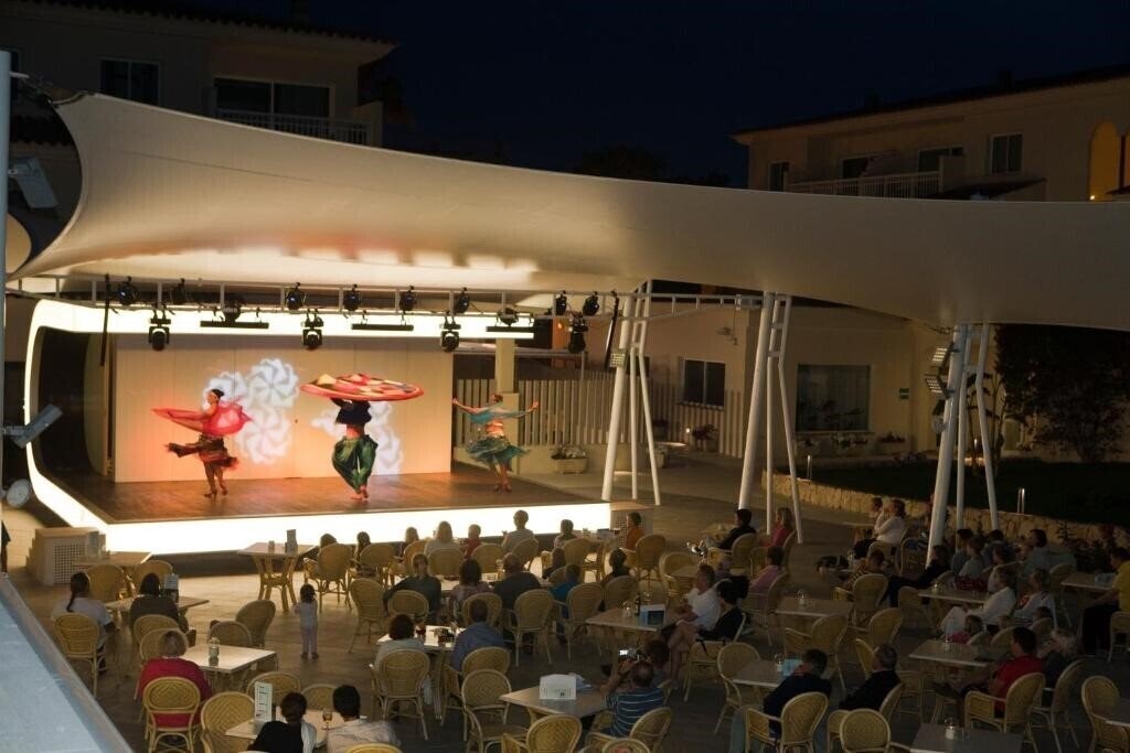 Территория Aparthotel Isla De Cabrera 4*