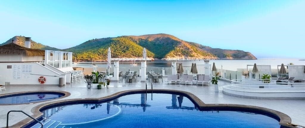 Апартаменты Parque Nereida Suites Hotel 4*