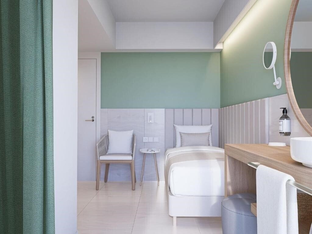 Апартаменти Cosmopolitan (Playa De Palma) 4*