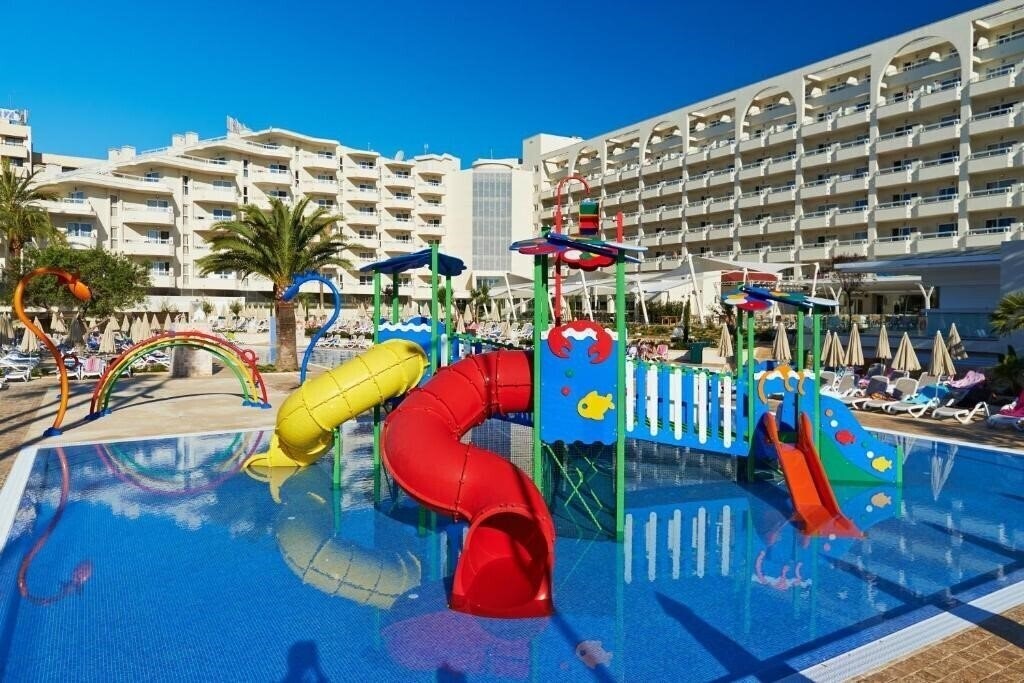 Отель Hipotels Coma Gran 4*