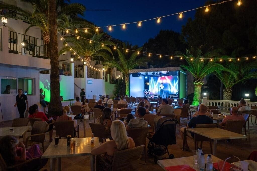 Апартаменты Holiday Center (Santa Ponsa) 3*