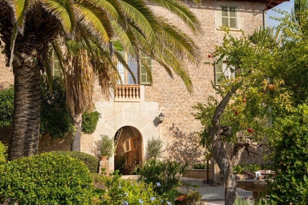 Панорама Es Port 4*