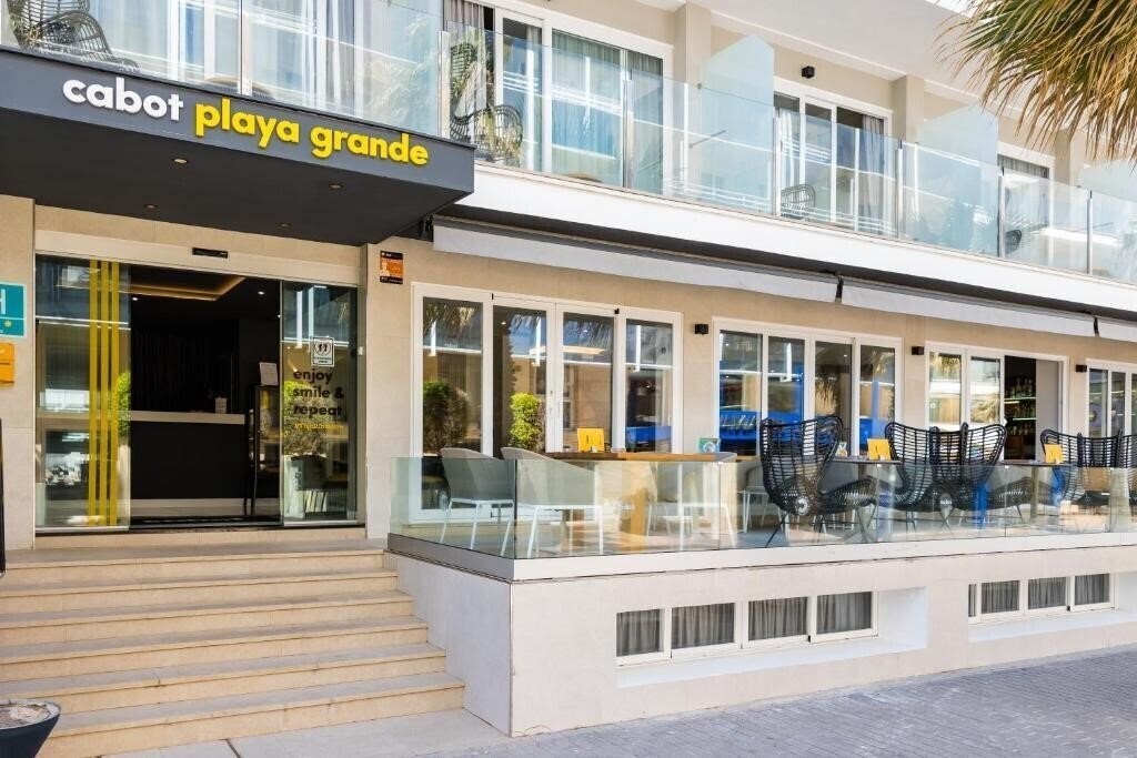 Готель Playa Grande 2*