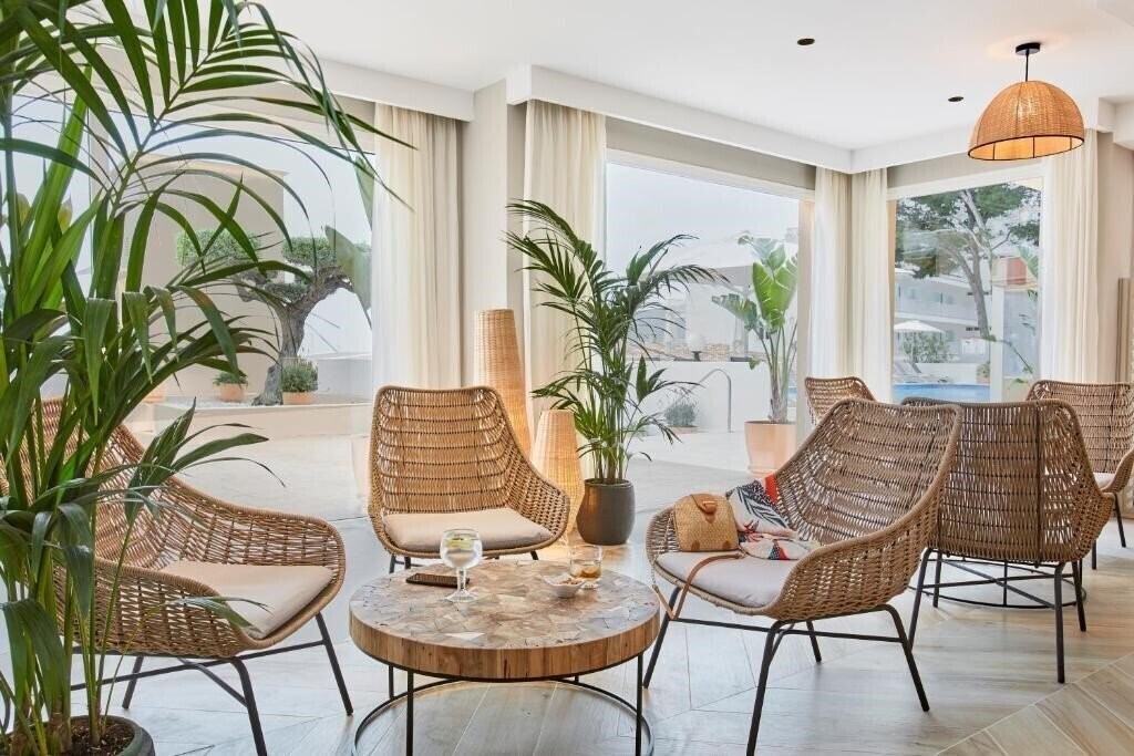 Вид Universal Aparthotel Don Camilo 4*