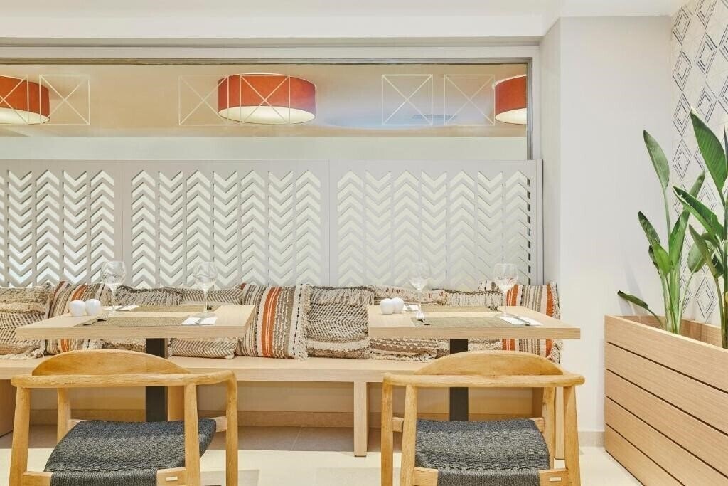 Апартаменты Universal Aparthotel Don Camilo 4*