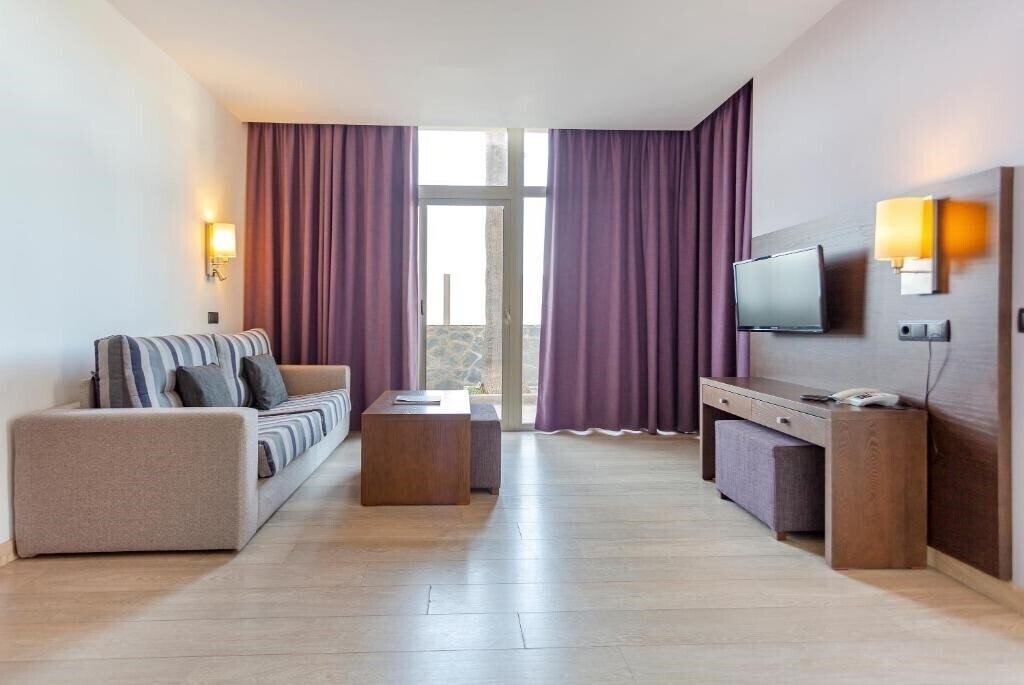 Территория Marins Beach Club (ex. Marins Cala Nau) 4*