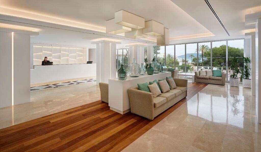 Вид Hipotels Bahia Cala Millor 4*