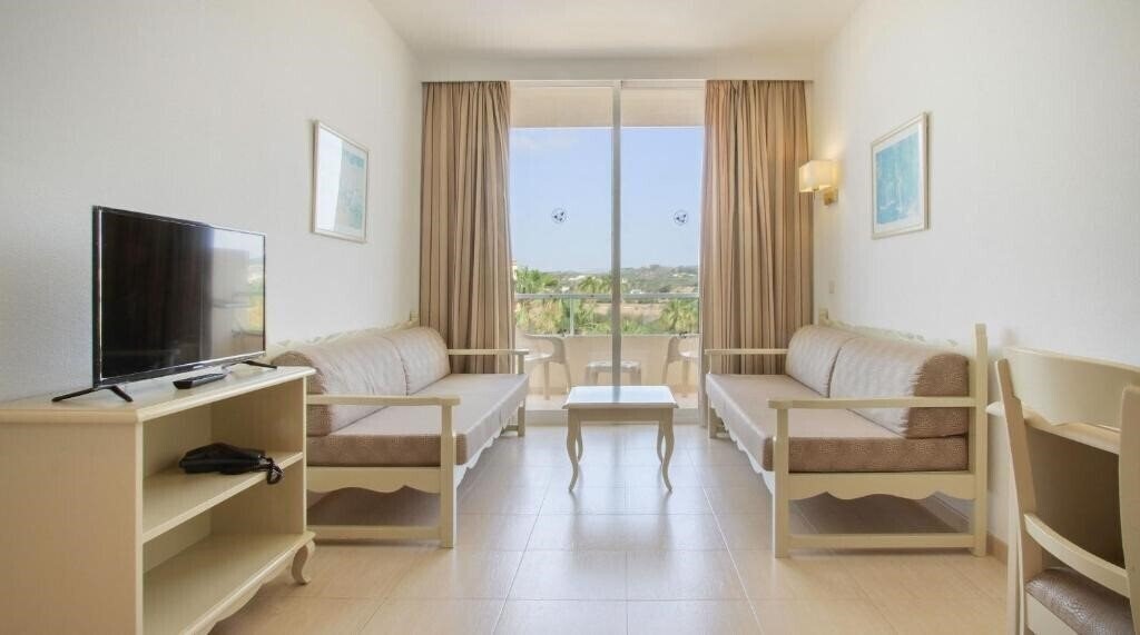 Территория Bakour Garbi Cala Millor (ex. Garbi Cala Millor) 4*