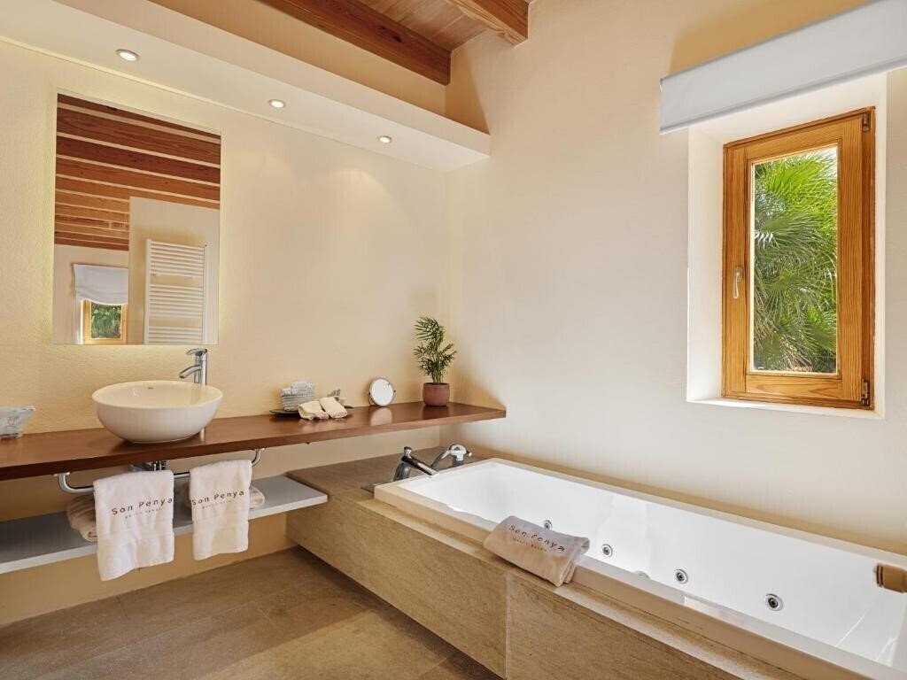 Панорама Son Penya Adults Only Petit Hotel & SPA (ex. Landhotel Son Penya Petit, Son Penya Petit Hotel & SPA) 4*