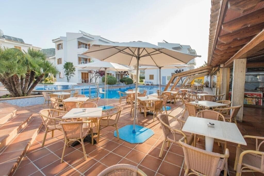 Вид Flora Aparthotel 3*