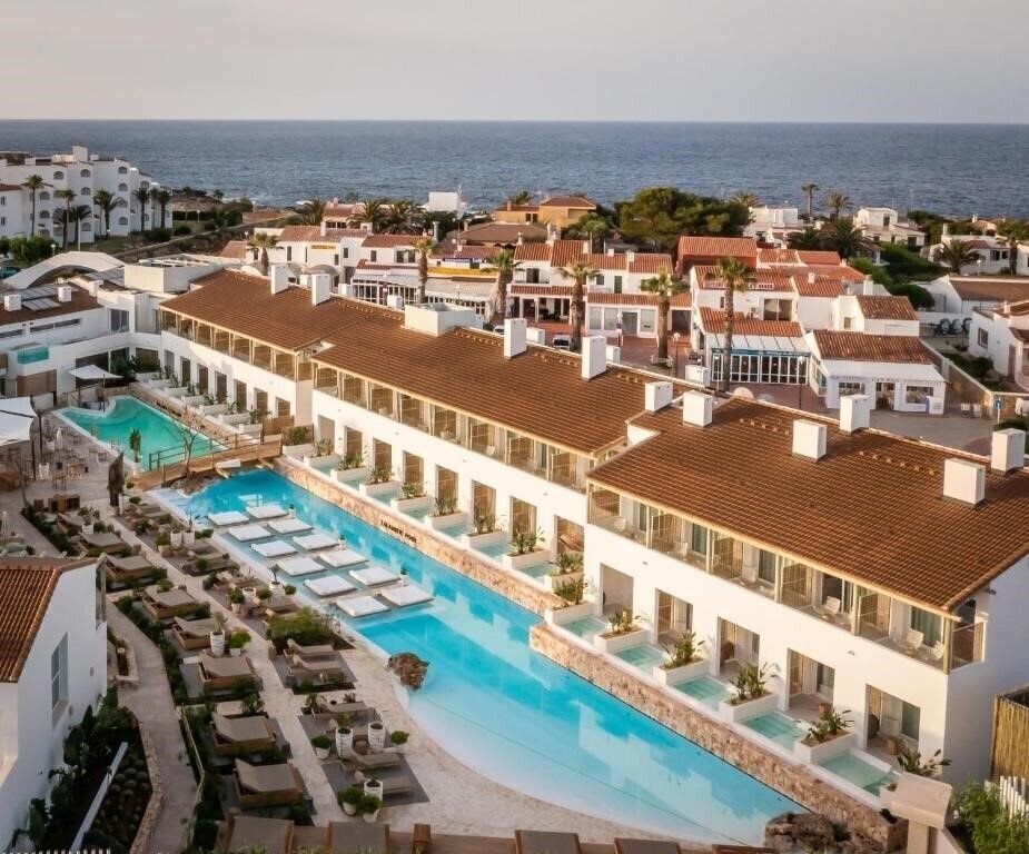 Отель Lago Resort Menorca - Suites del Lago 5*