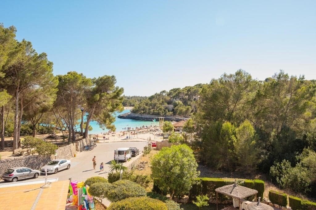 Панорама Hotel Apts Playa Mondrago 3*